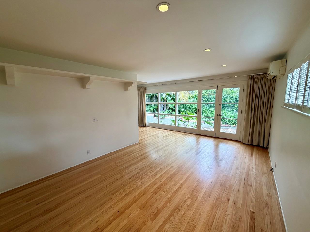 4321 Finley Ave #4321 - Photo 2 of 8