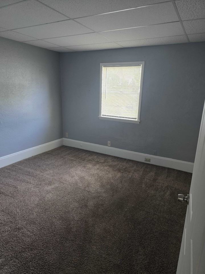 522 N 4th St #1 - Photo 5 of 11