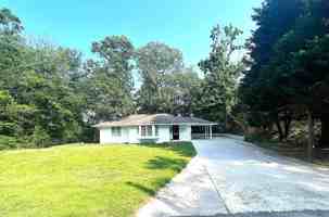 featured image of 3932 Fraser Cir #1