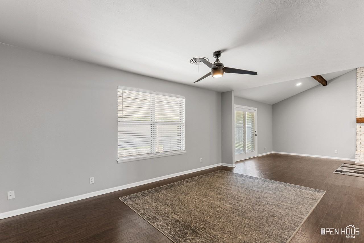 4805 Big Bend Dr #1 - Photo 4 of 31