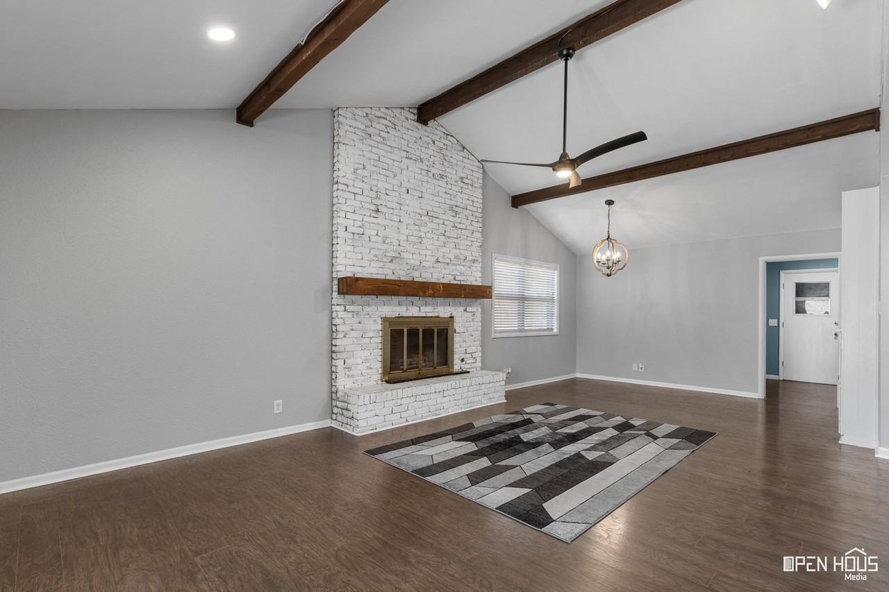 4805 Big Bend Dr #1 - Photo 6 of 31
