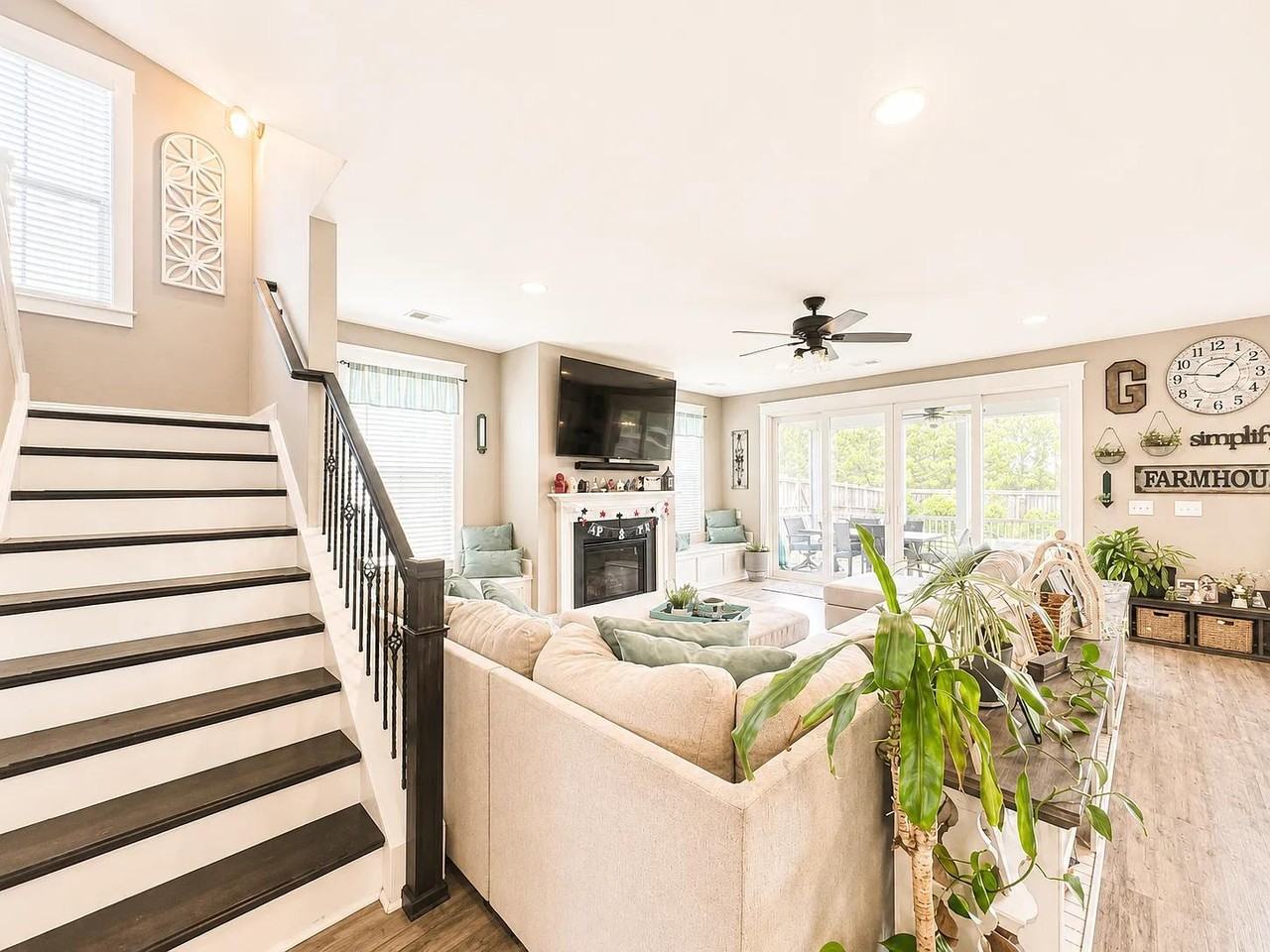 711 Torridon Ln #1 - Photo 4 of 35
