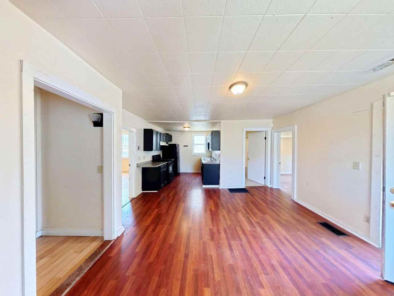 30 Chase St - Photo 7 of 43