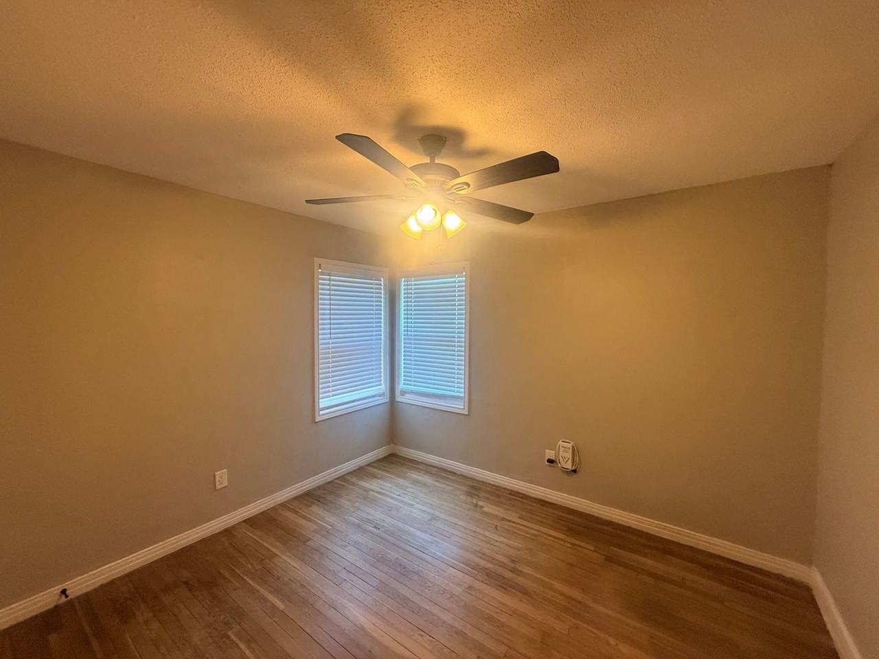3813 33rd St - Photo 6 of 11