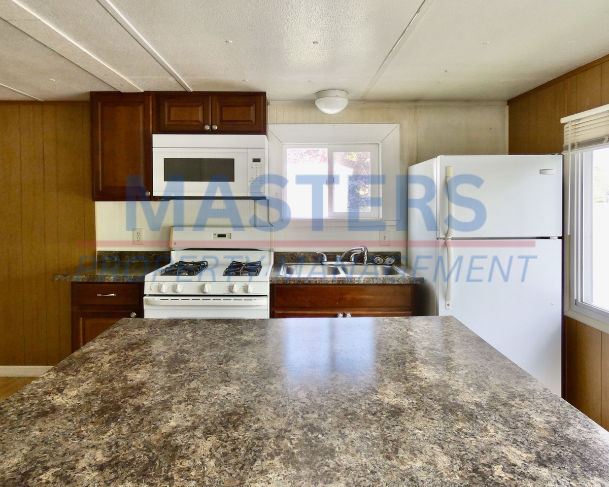 10635 Ford Rd - Photo 4 of 27