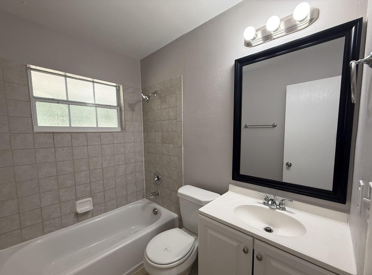 510 Briarwood Rd #1 - Photo 7 of 10
