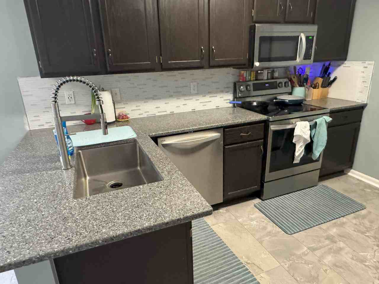 920 Colonial Dr #1 - Photo 3 of 13