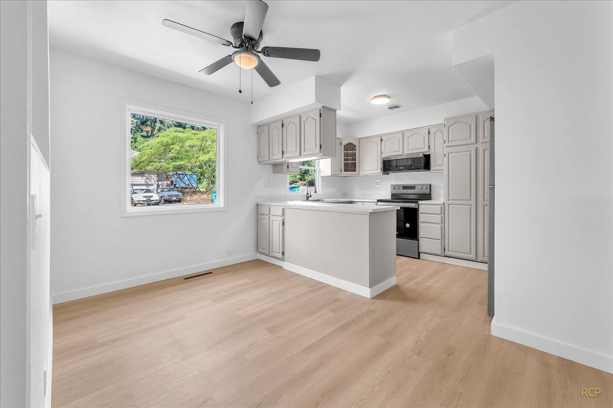 9710 S Corbett Ln #1 - Photo 4 of 17