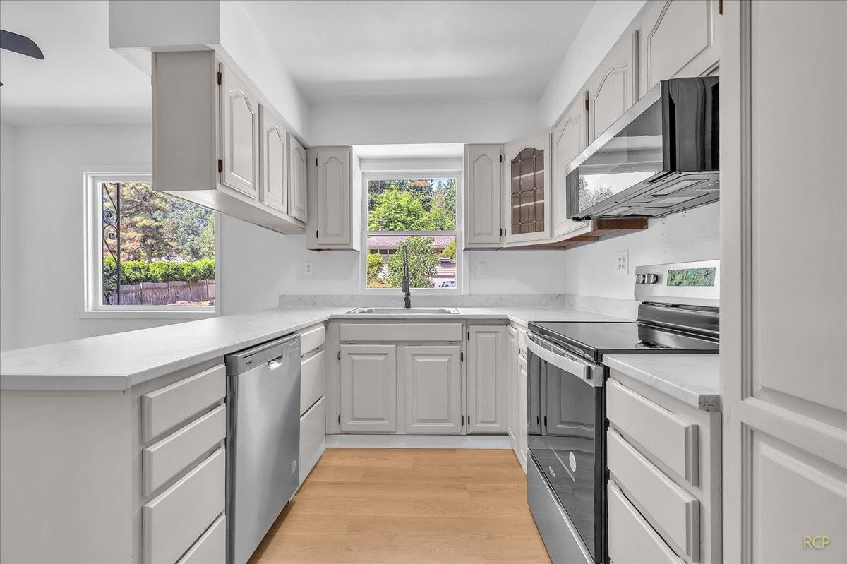 9710 S Corbett Ln #1 - Photo 5 of 17