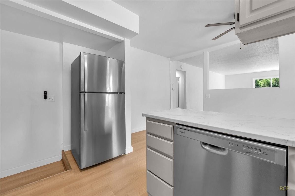 9710 S Corbett Ln #1 - Photo 6 of 17
