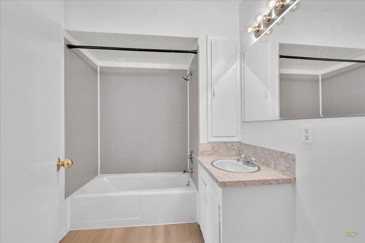 9710 S Corbett Ln #1 - Photo 7 of 17