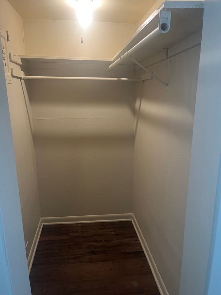 Longstreth Apartments - Photo 3 of 14