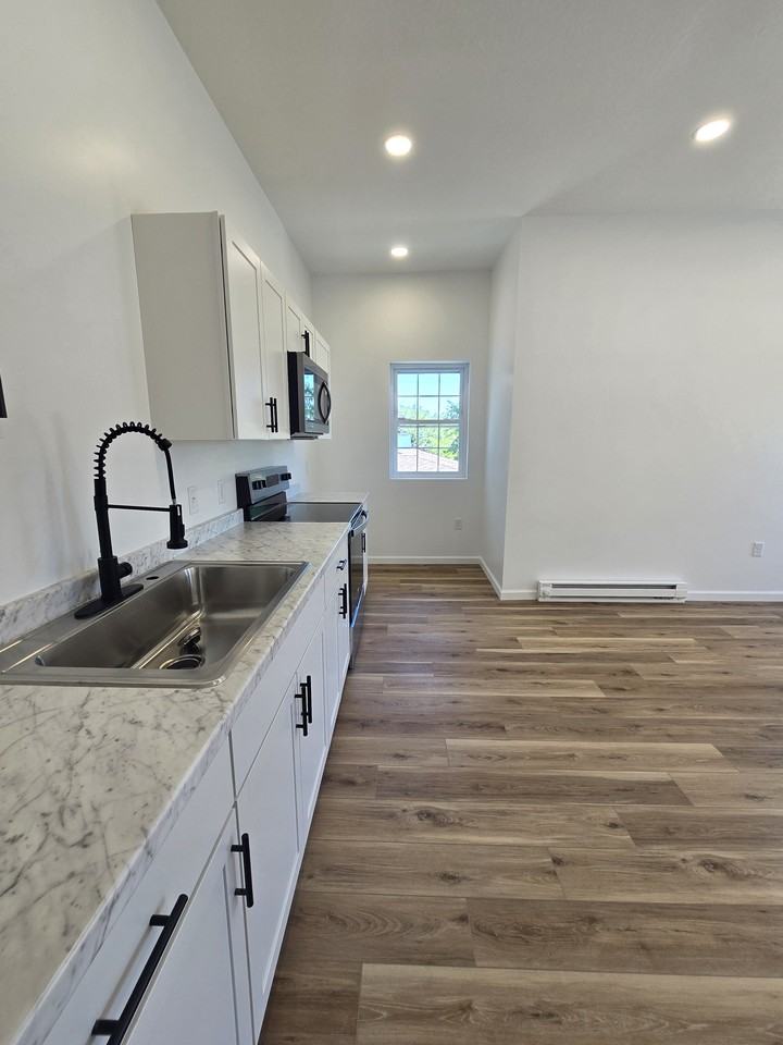 514 Lincoln Way E #2 - Photo 3 of 5