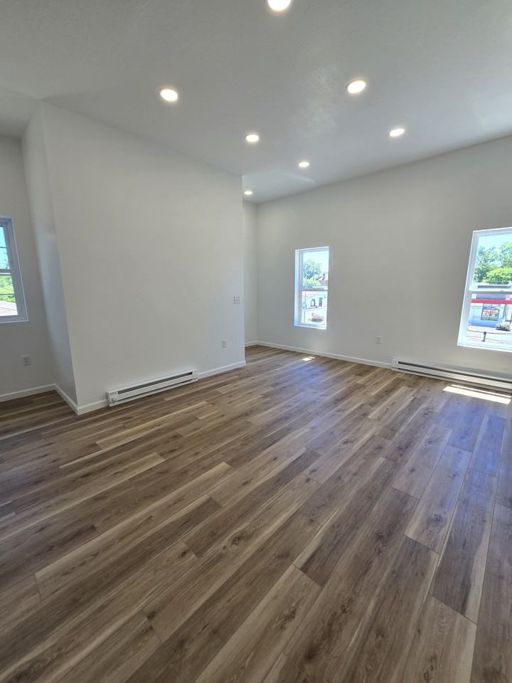 514 Lincoln Way E #2 - Photo 4 of 5