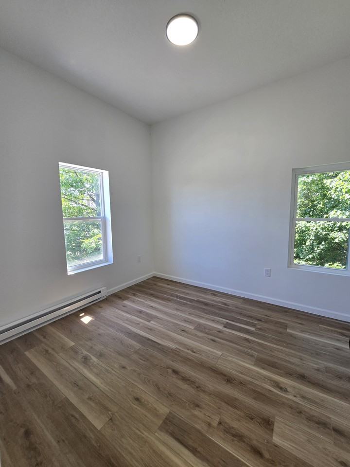 514 Lincoln Way E #2 - Photo 5 of 5