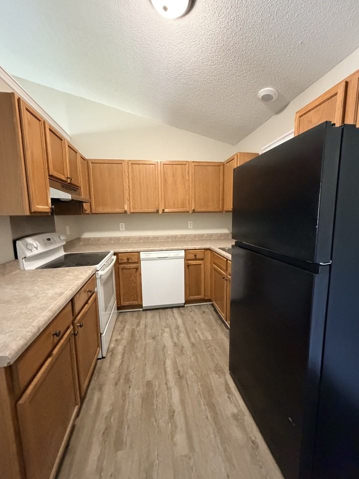 3209 Deer Path Cir #1 - Photo 6 of 17