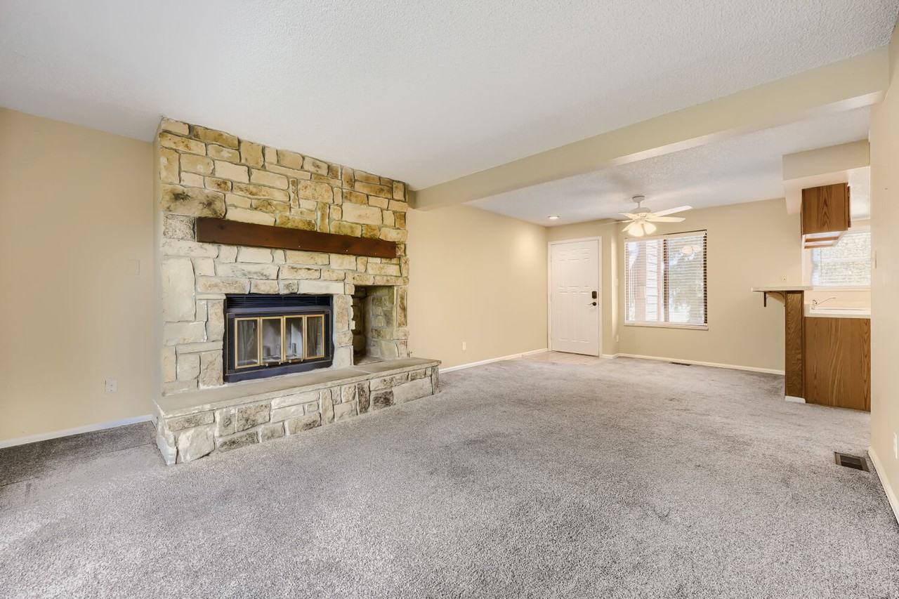 1012 Moorings Dr #1 - Photo 4 of 16