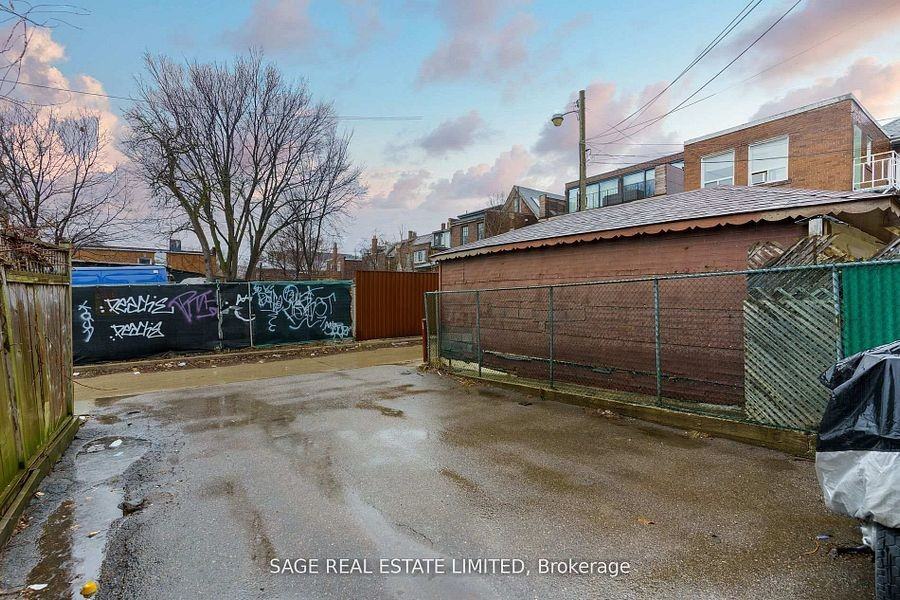 160 Gore Vale Avenue - Photo 22