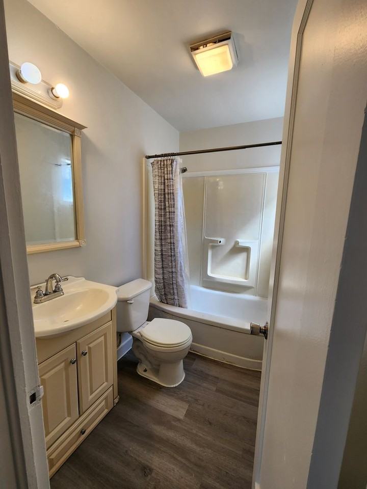 111 Jennings St - Photo 3 of 12