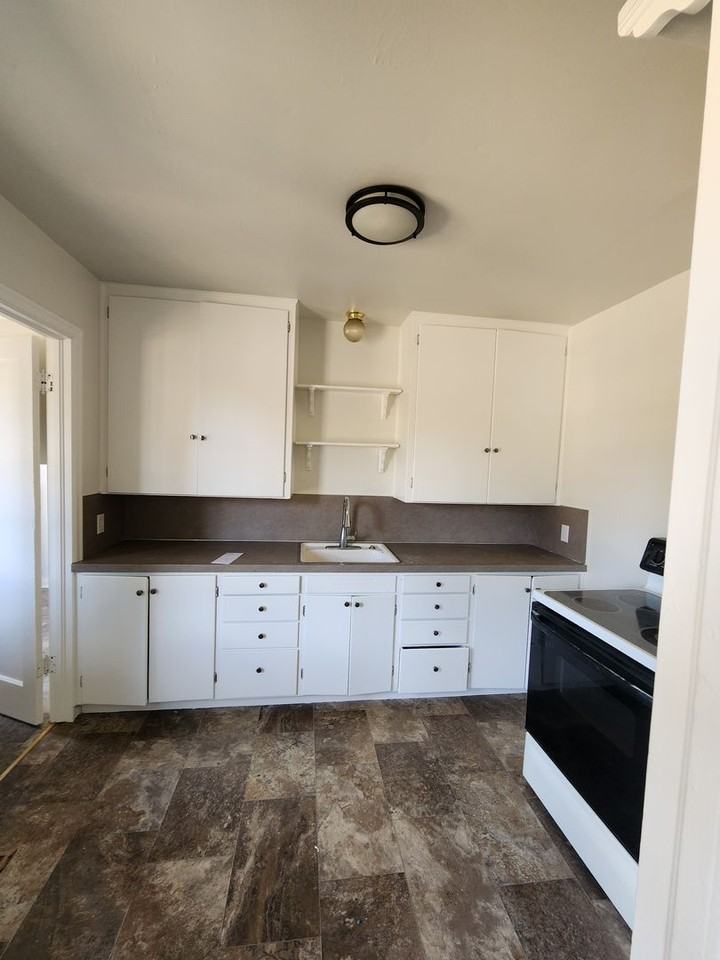 111 Jennings St - Photo 4 of 12