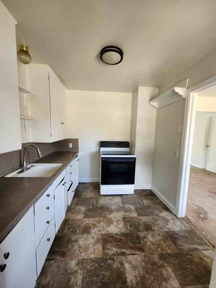 111 Jennings St - Photo 5 of 12