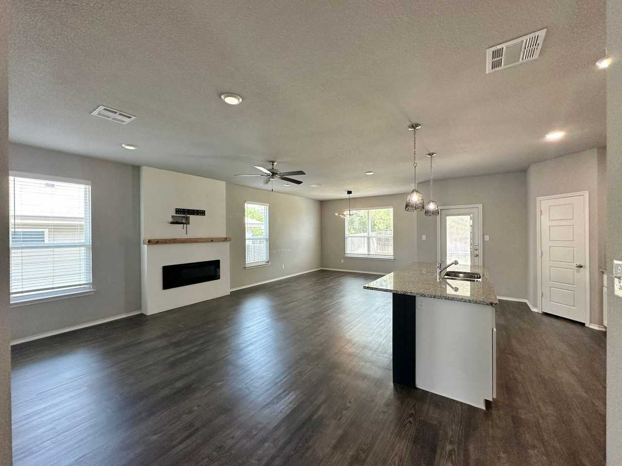 7710 Purvis St - Photo 3 of 46