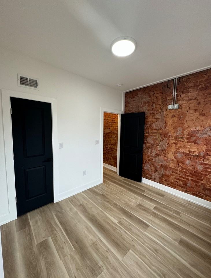 1224 W Hilton St #B - Photo 2 of 8