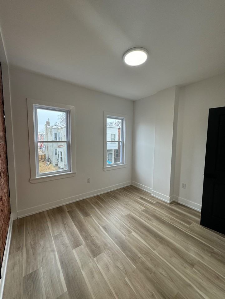 1224 W Hilton St #B - Photo 3 of 8