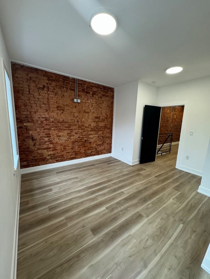 1224 W Hilton St #B - Photo 7 of 8