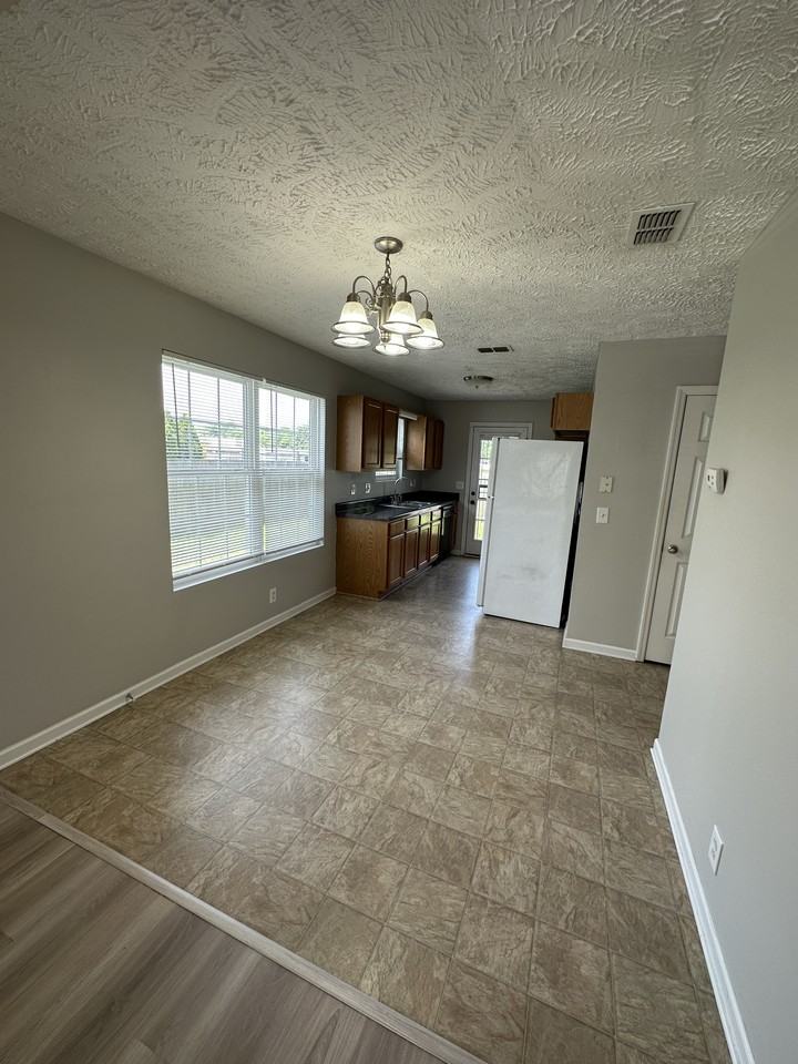 2815 Elijah Dr #1 - Photo 4 of 10