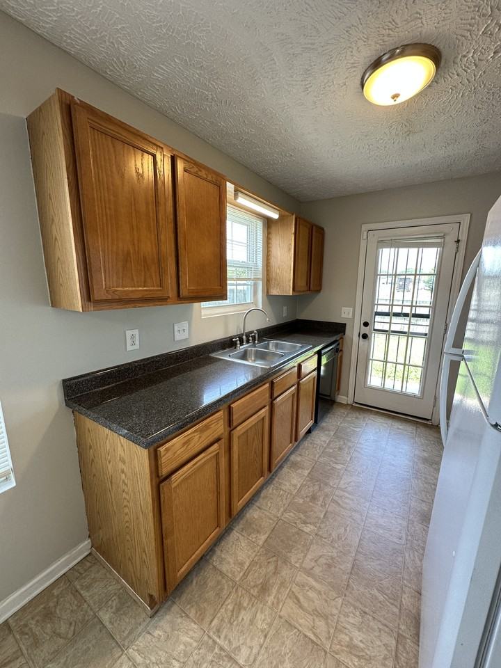 2815 Elijah Dr #1 - Photo 5 of 10