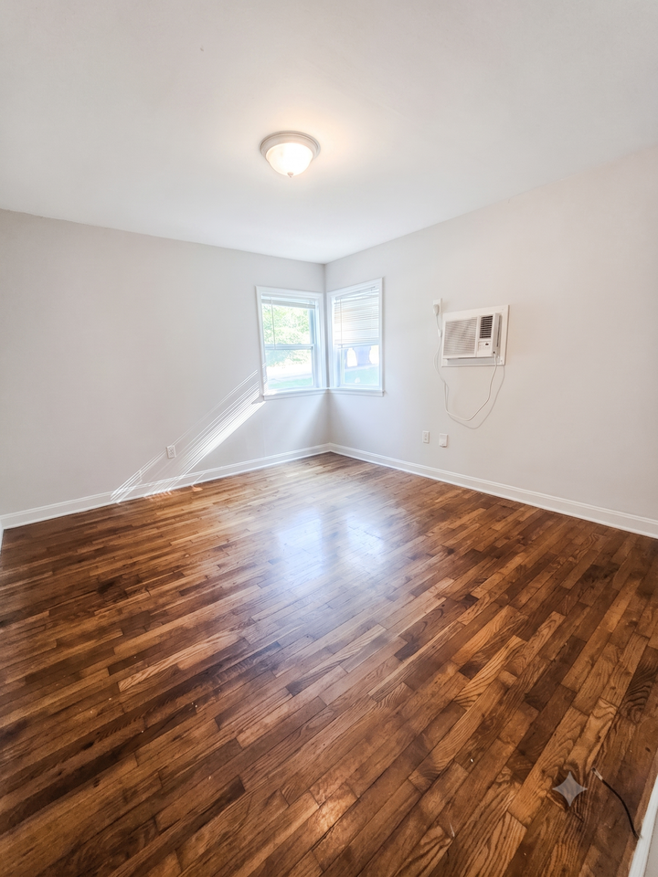 29 Hall St #1 - Photo 4 of 7