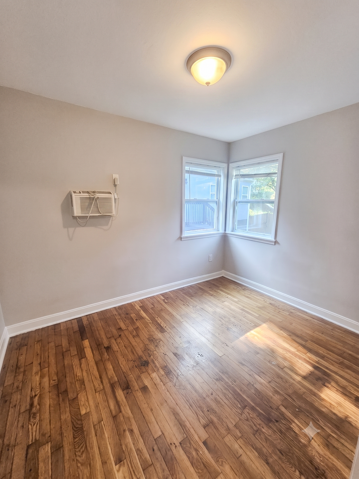 29 Hall St #1 - Photo 5 of 7