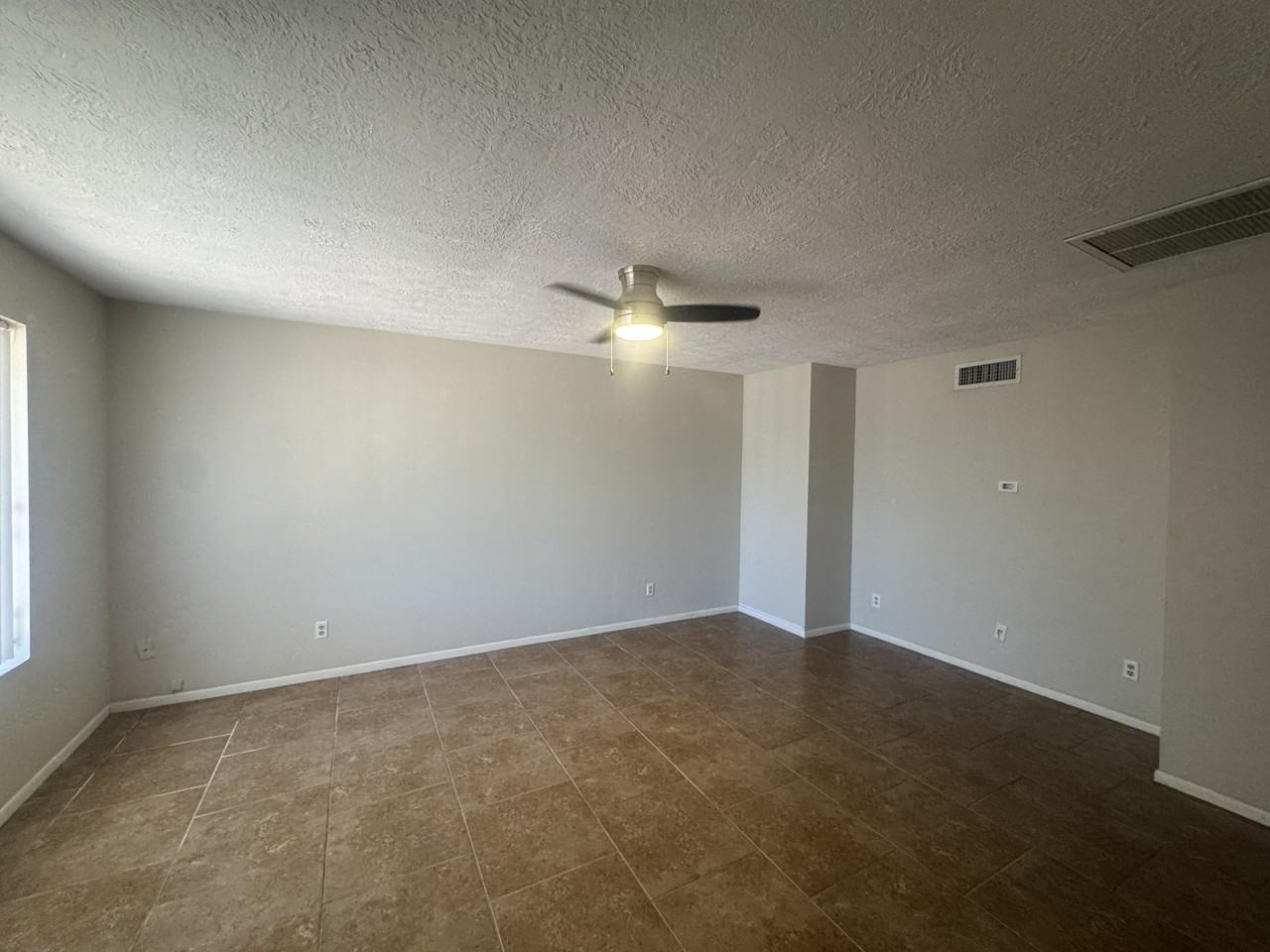 935 Country Club Dr #1 - Photo 2 of 10