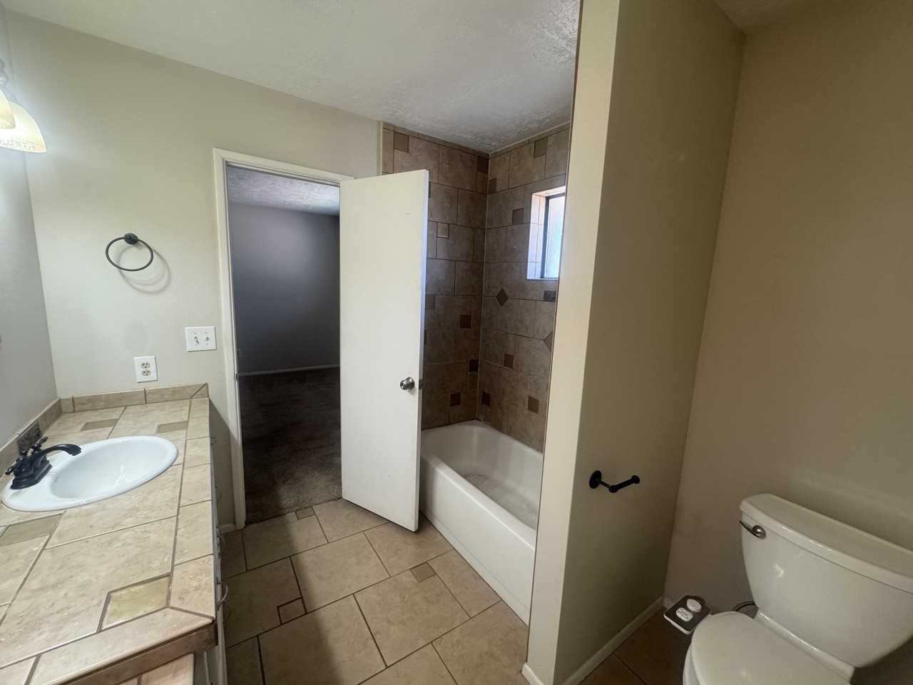 935 Country Club Dr #1 - Photo 6 of 10
