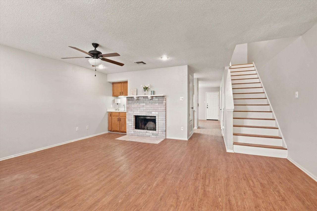 11136 El Sendero Street - 2Unit 2 #1 - Photo 3 of 10