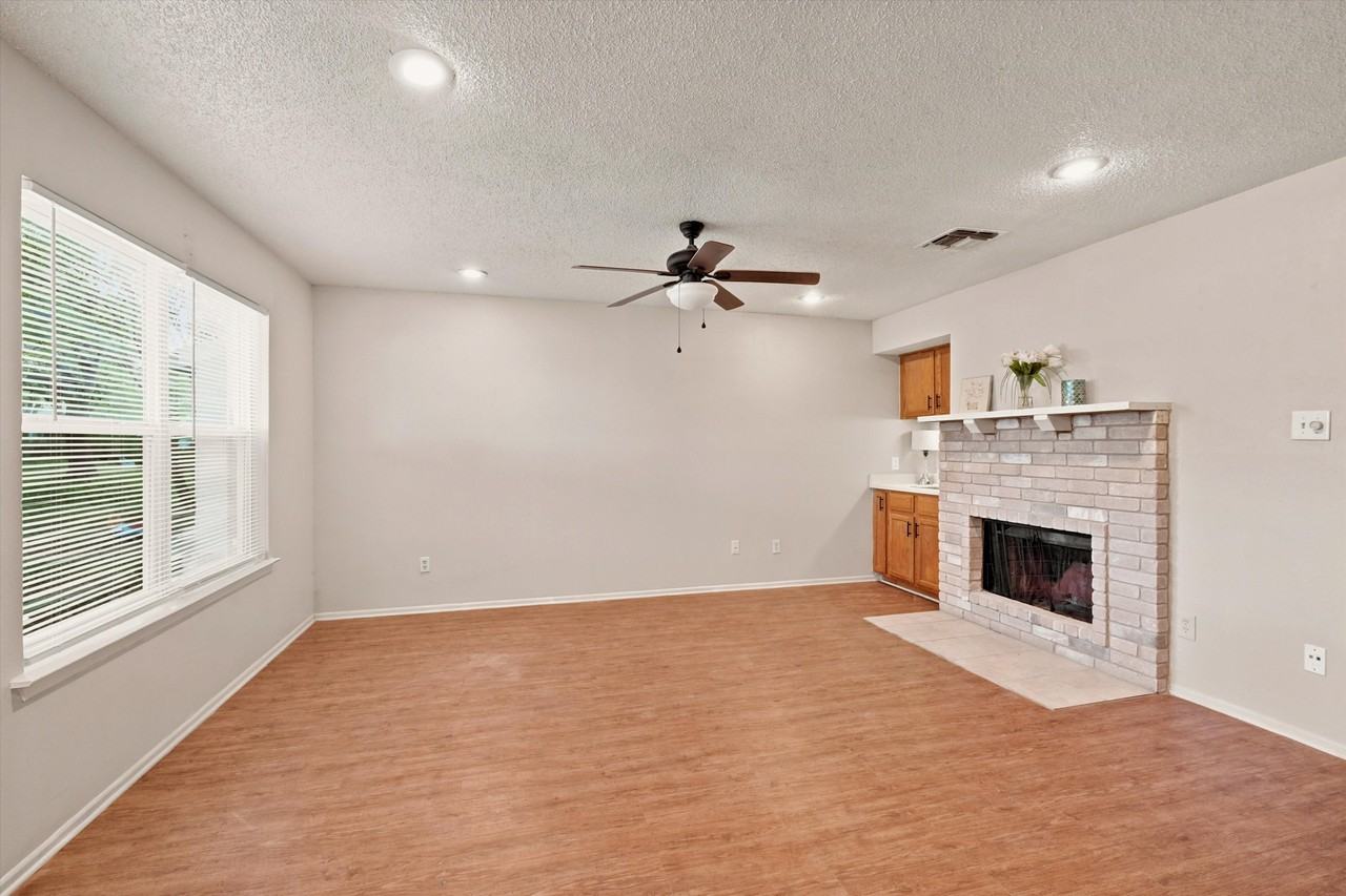 11136 El Sendero Street - 2Unit 2 #1 - Photo 4 of 10