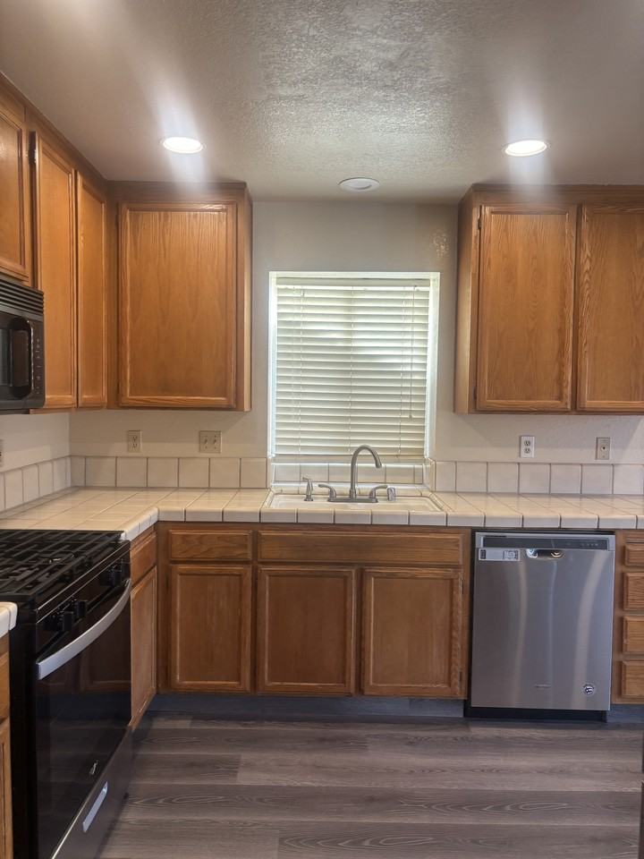 3431 Arizona Ave #1 - Photo 3 of 18