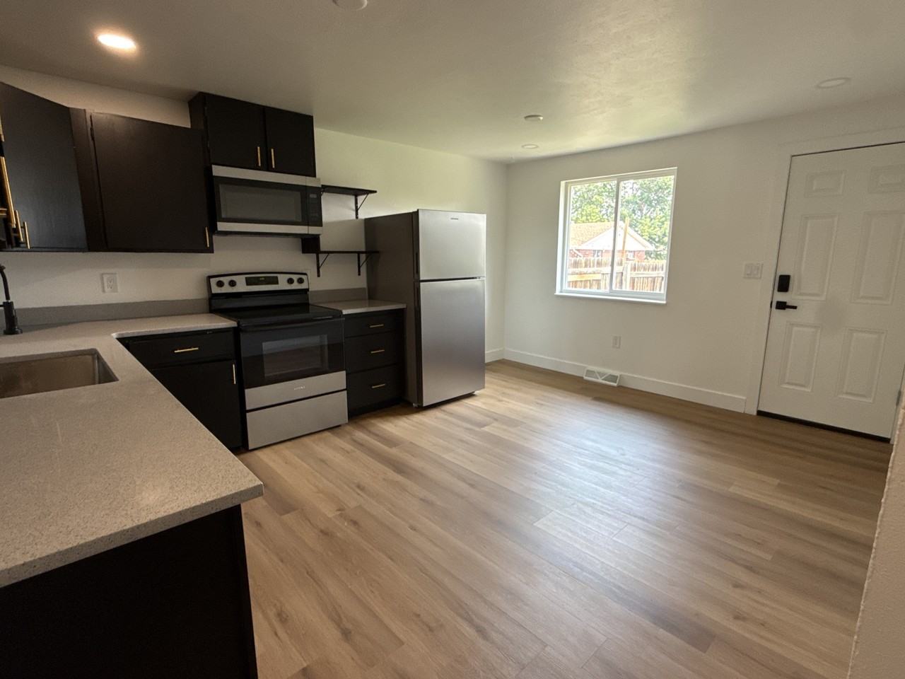 230 N 11th Ct #230 - Photo 4 of 12