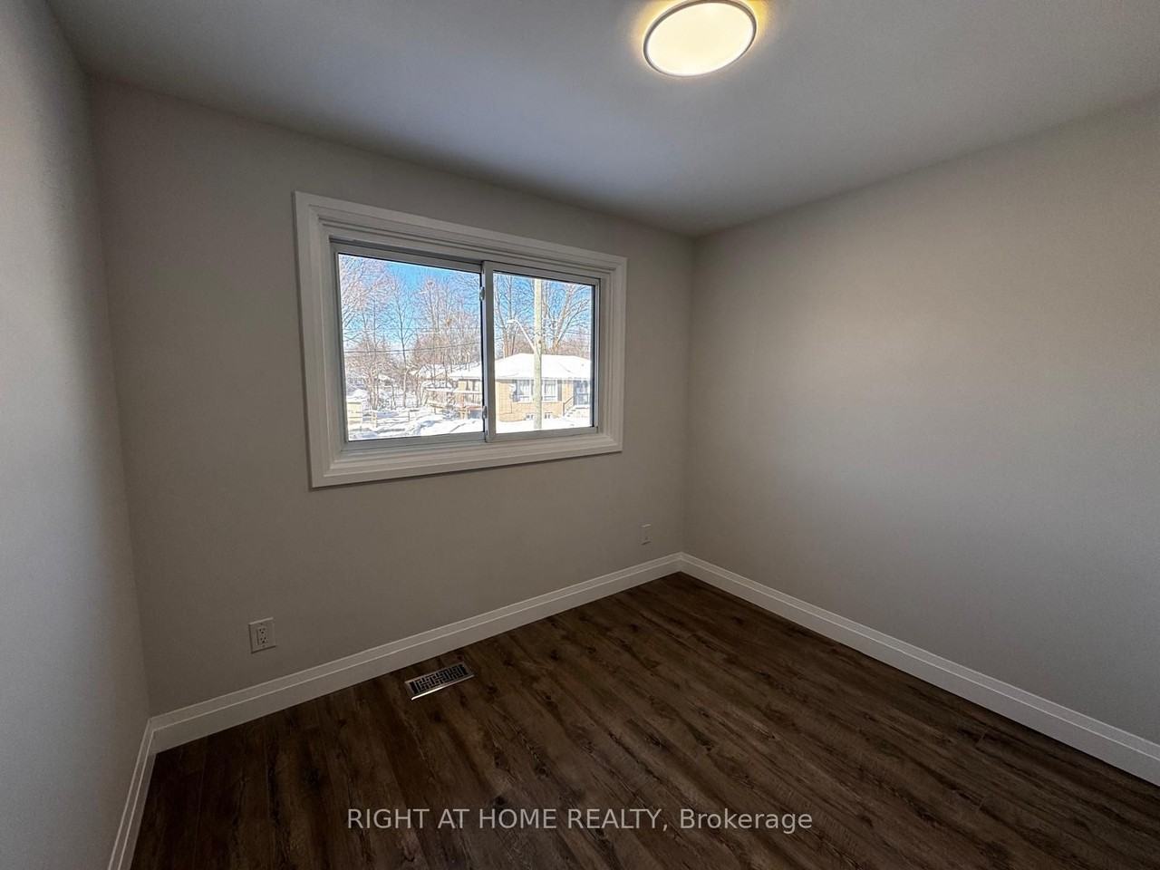 5 Queen Street - Photo 7 of 13