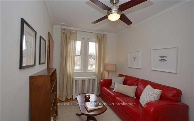 311 Chaplin Crescent - Photo 8