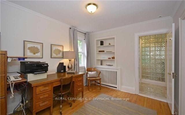311 Chaplin Crescent - Photo 10