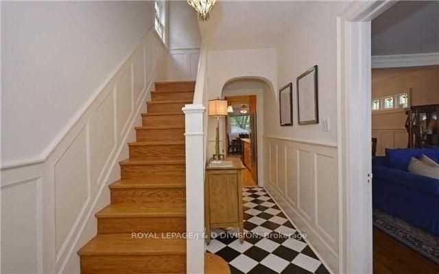 311 Chaplin Crescent - Photo 9