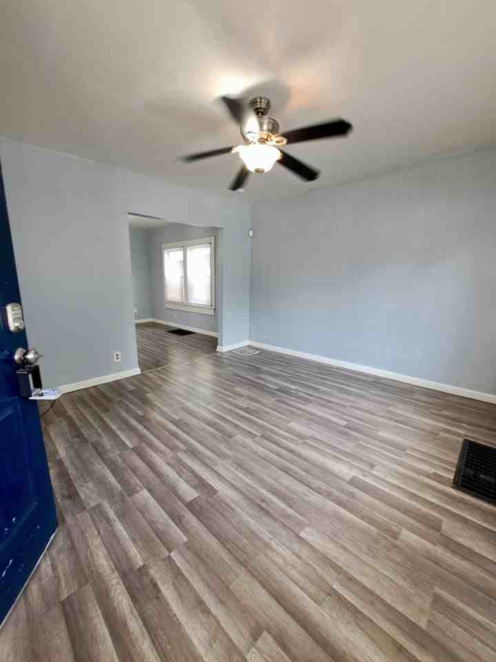 161 S Harbine Ave #1 - Photo 2 of 10