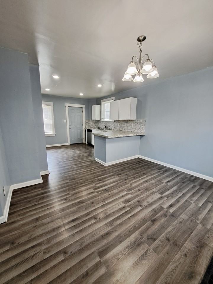 161 S Harbine Ave #1 - Photo 3 of 10