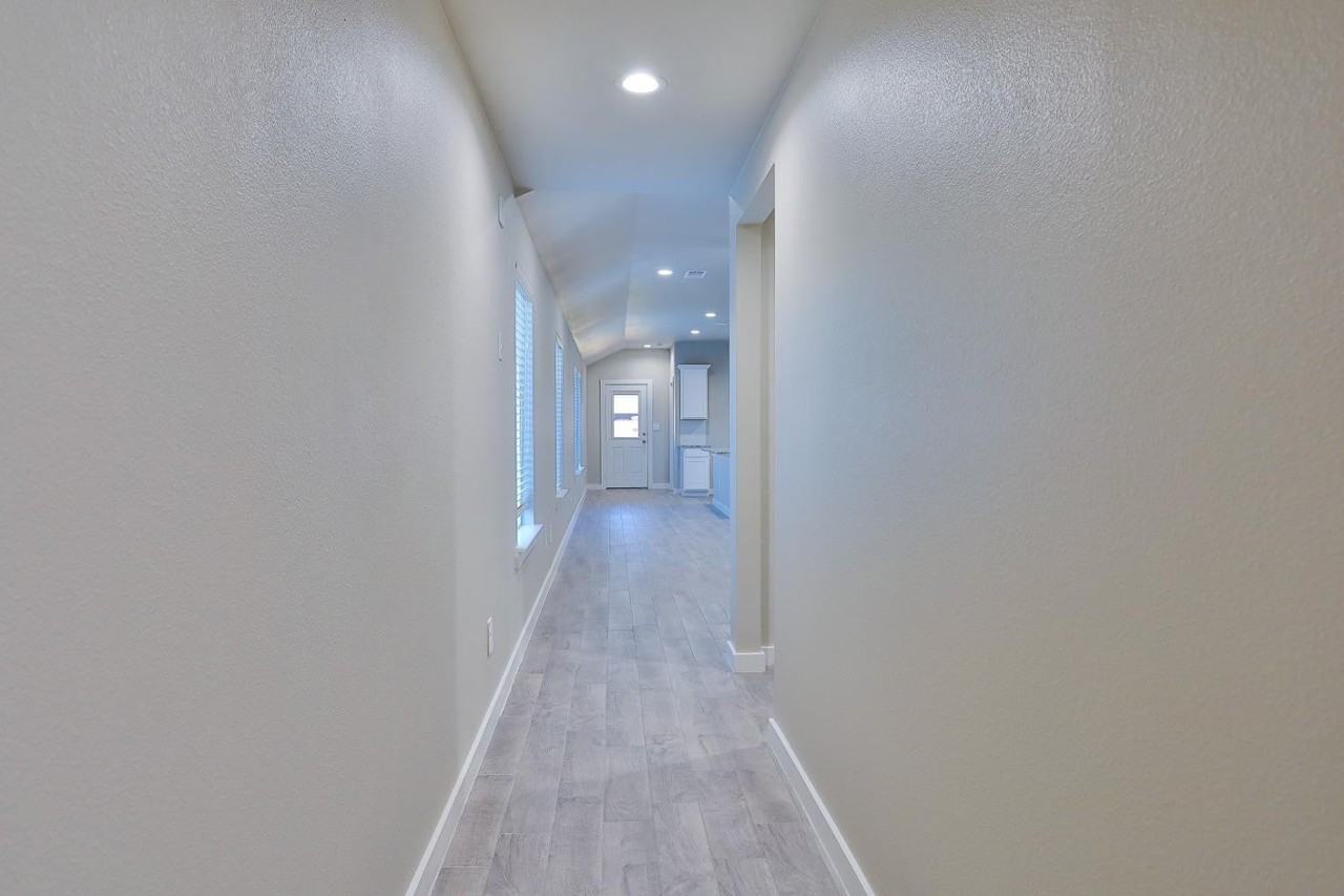 4718 126th St #1 - Photo 3 of 27