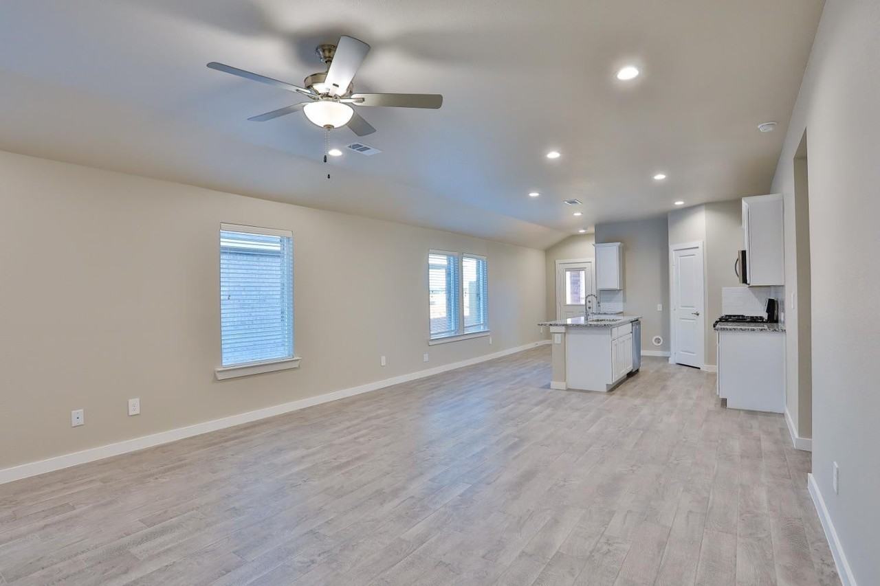 4718 126th St #1 - Photo 4 of 27