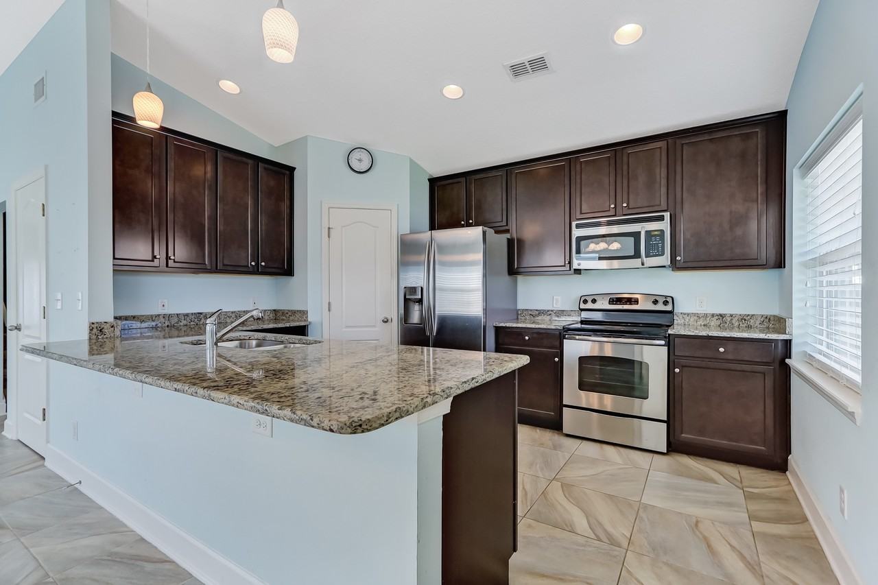 2110 3rd St #1 - Photo 7 of 29