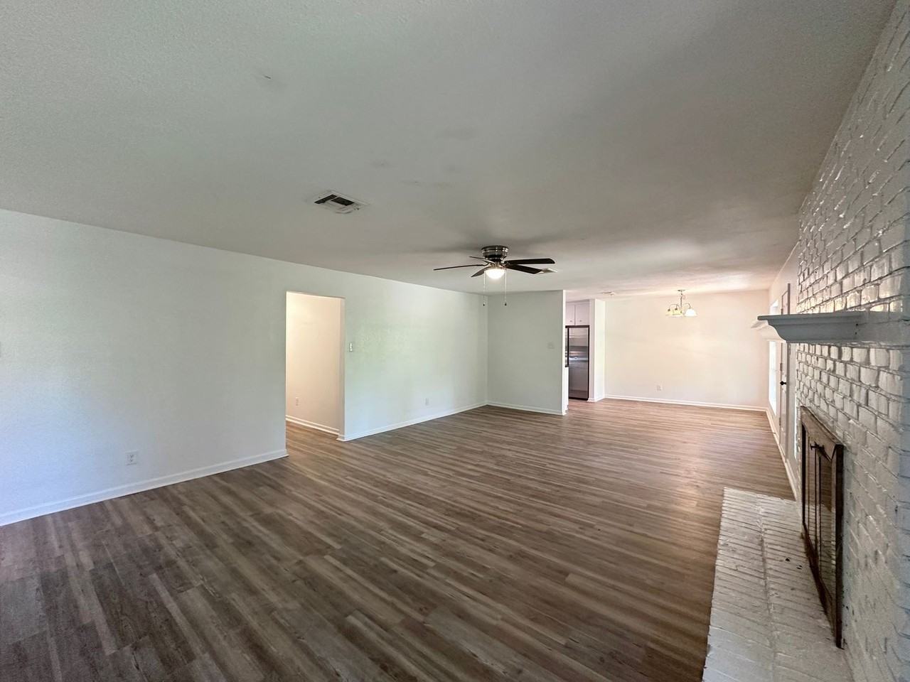 3822 Valley View Dr - Photo 5 of 34