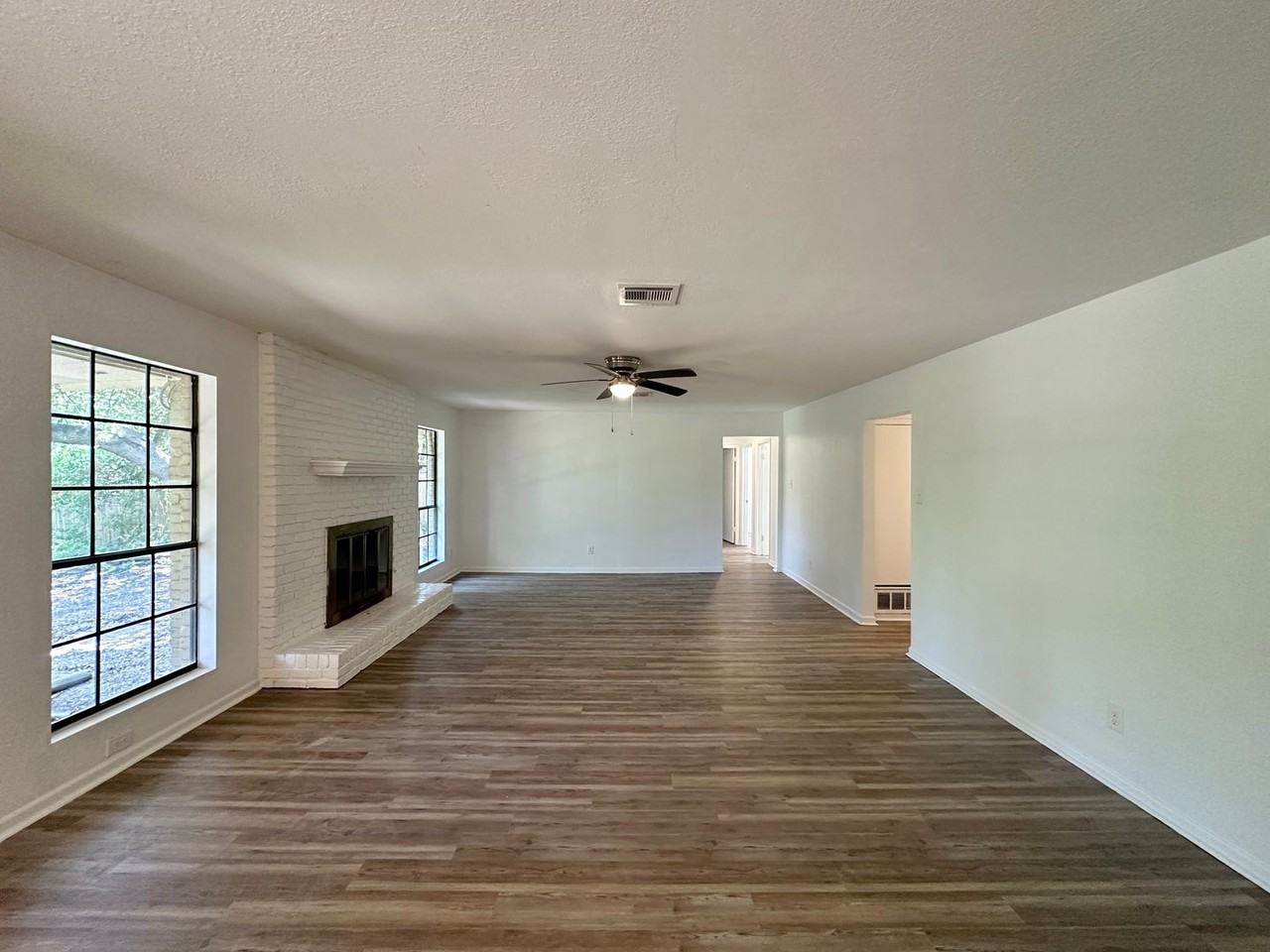 3822 Valley View Dr - Photo 7 of 34